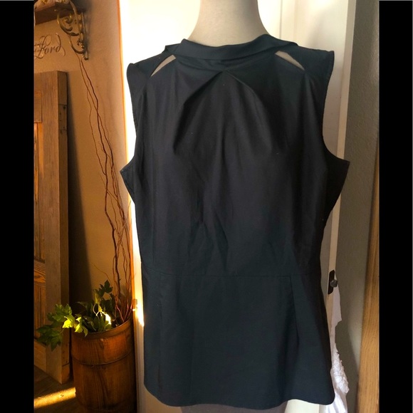 Plus size Top - Picture 1 of 8